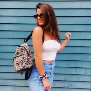 Meet your Posher, Elise